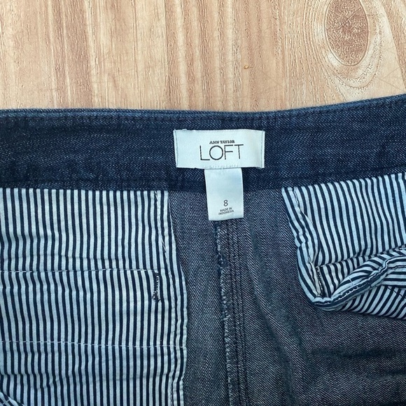 Ann Taylor Loft Denim Shorts Size 8 - Picture 5 of 6